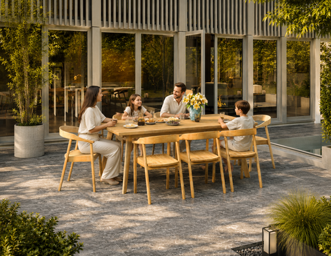 How to Choose the Right Outdoor Dining Table for Your Patio