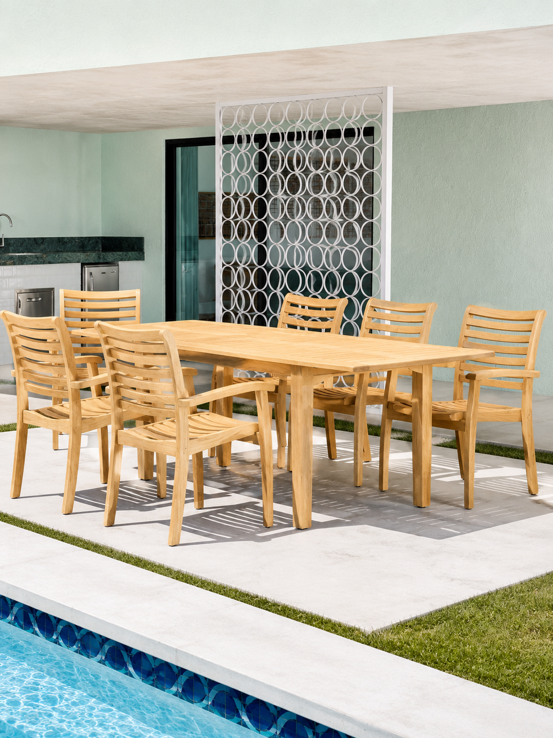 The Extendable Outdoor Dining Table Guide: Sizes, Mechanisms, and Seating Math