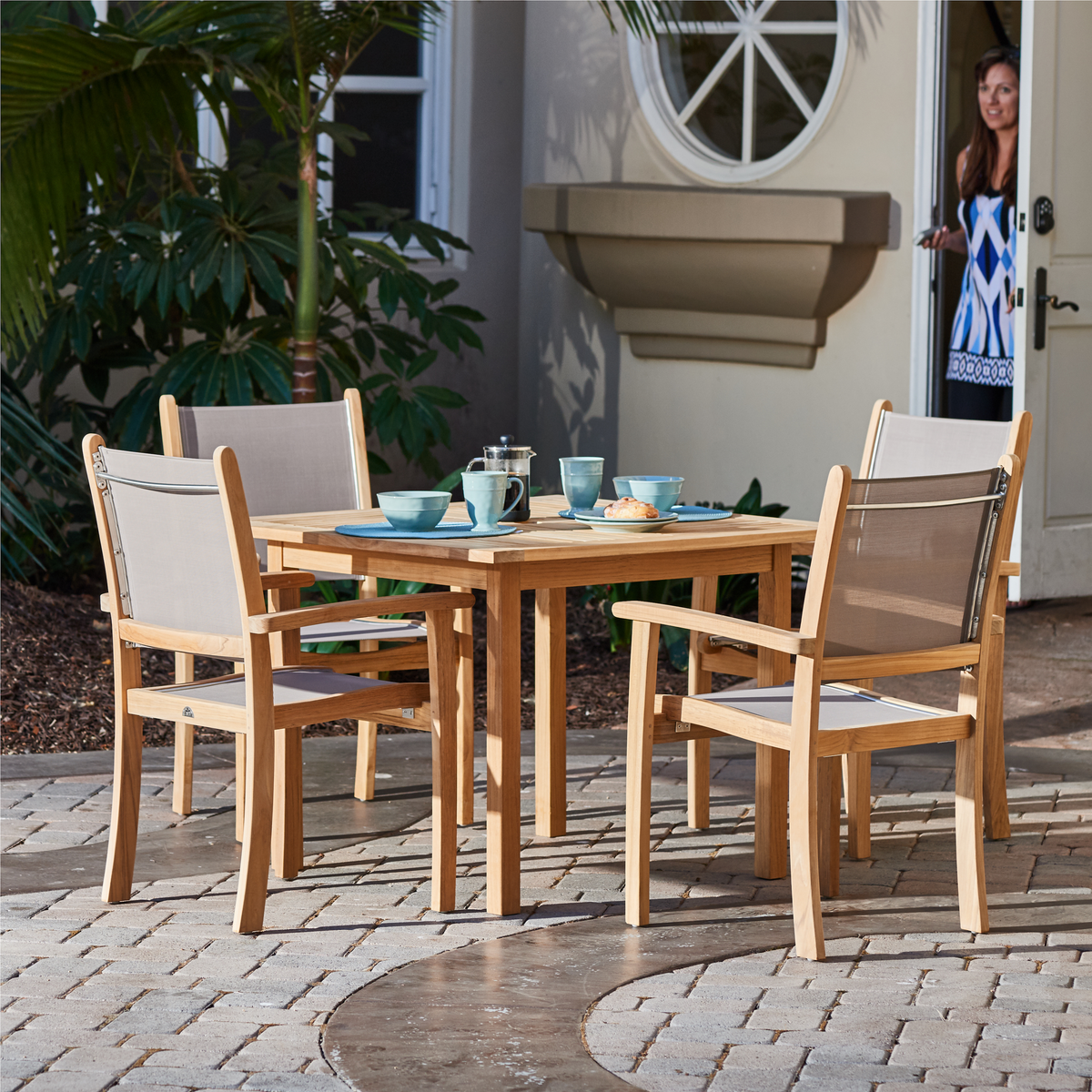 BIRMINGHAM SQUARE DINING TABLE