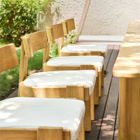 Canvas Forma dining chair in an outdoor patio setting