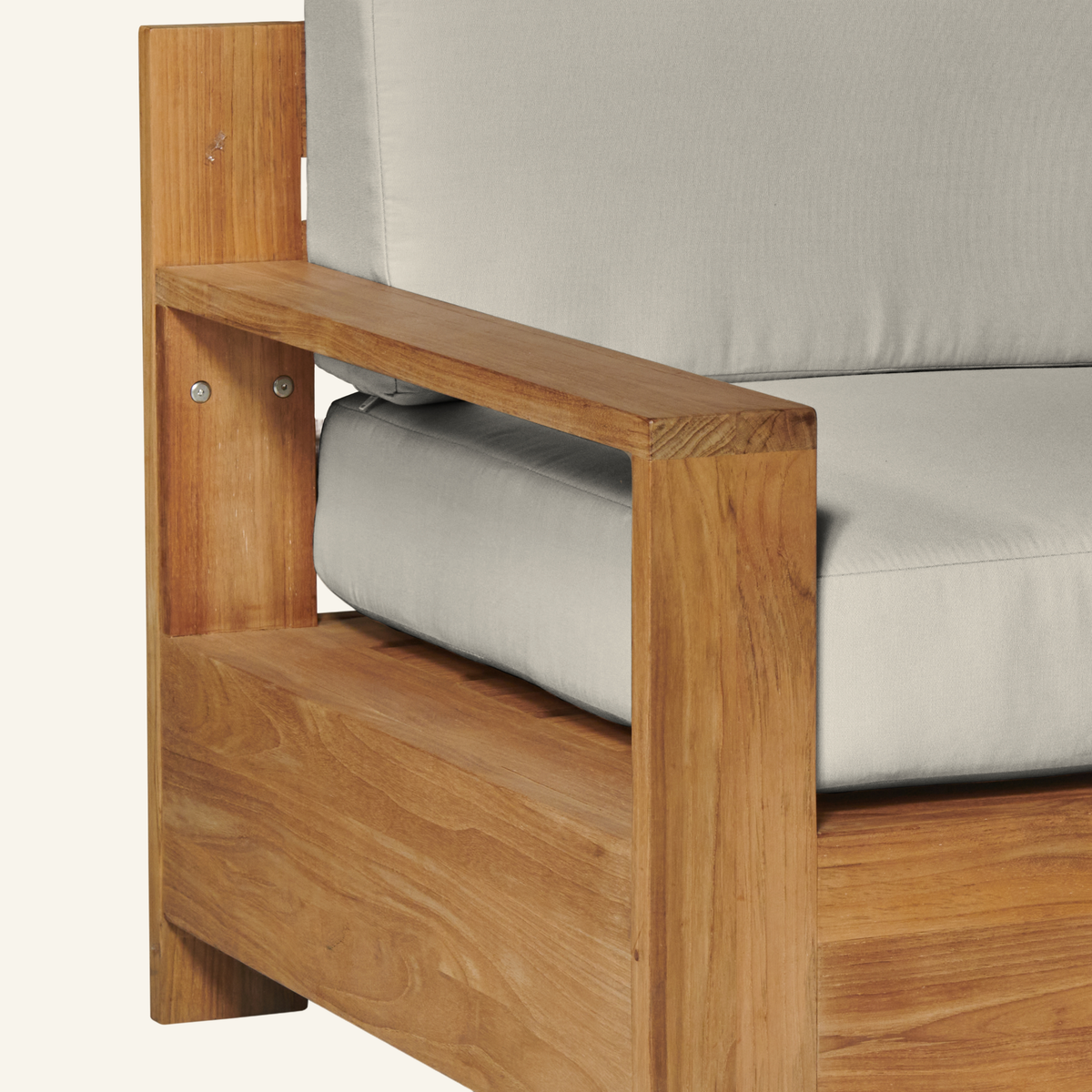 QUBE CLUB CHAIR