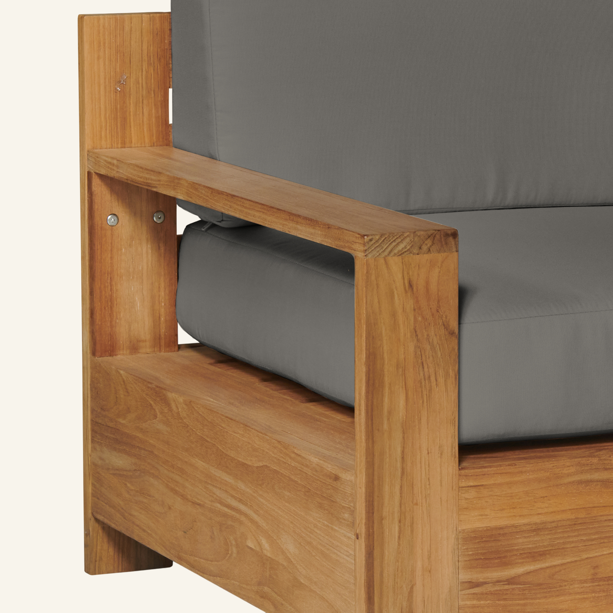 QUBE CLUB CHAIR