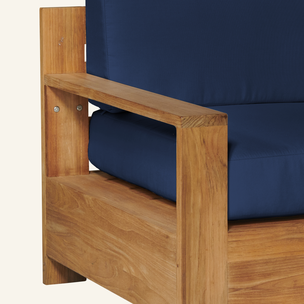 QUBE CLUB CHAIR
