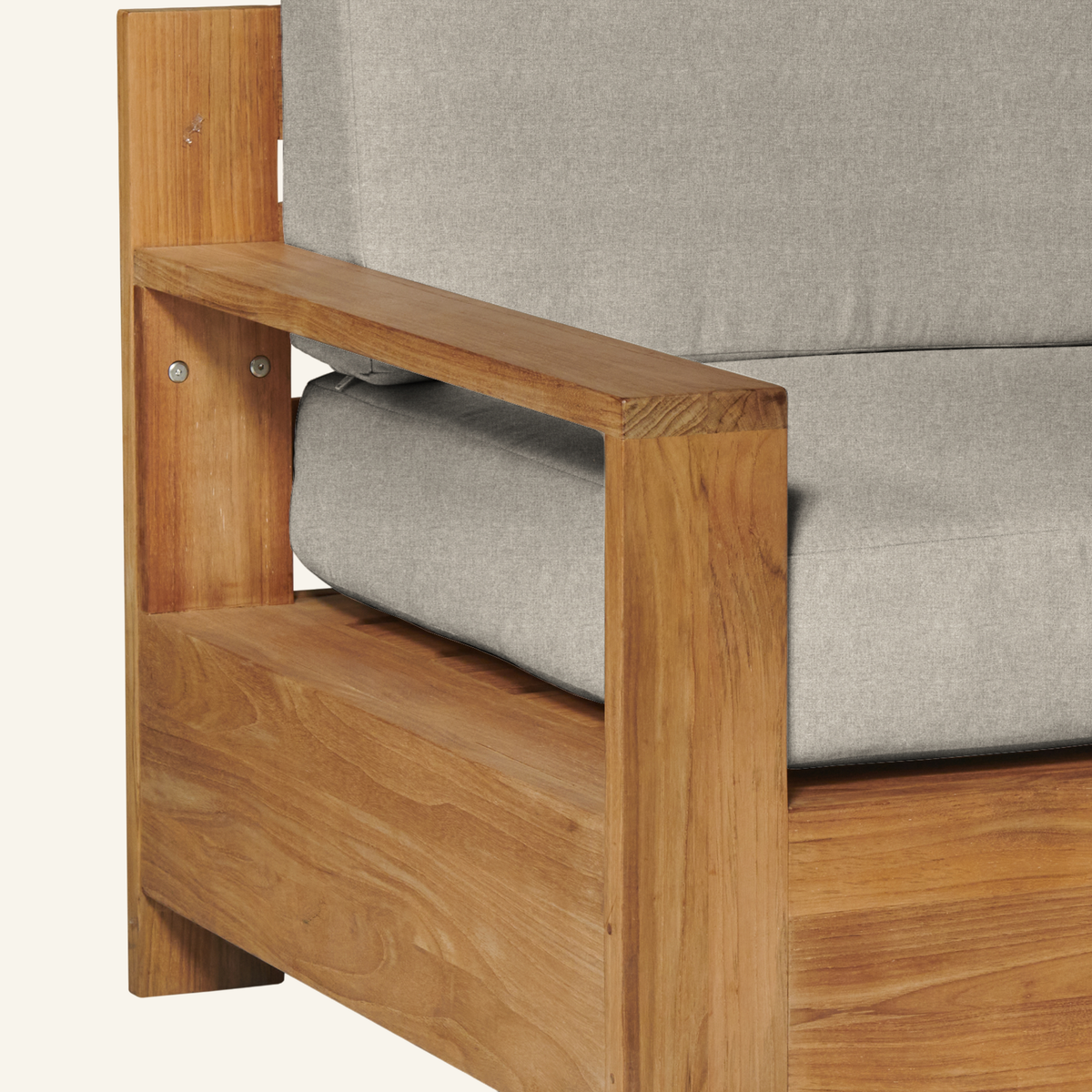 QUBE CLUB CHAIR