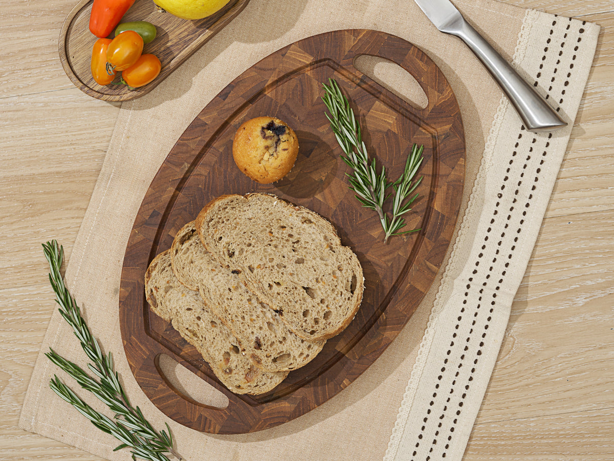 OVAL CUTTING BOARD