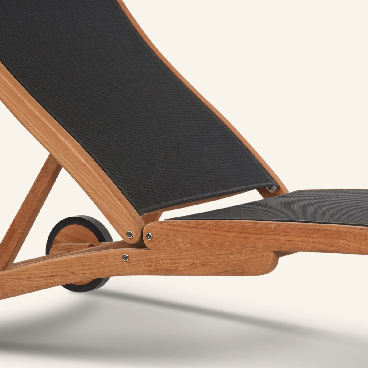 PEARL SUNLOUNGER