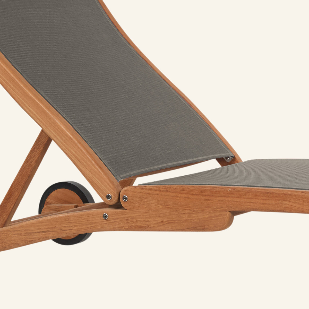 PEARL SUNLOUNGER