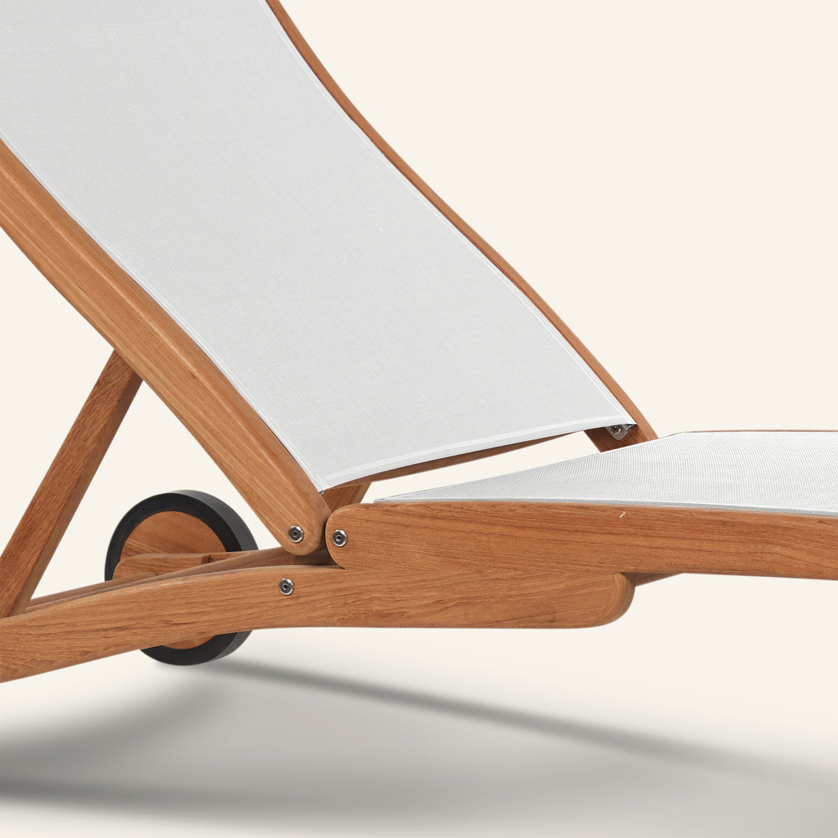 PEARL SUNLOUNGER