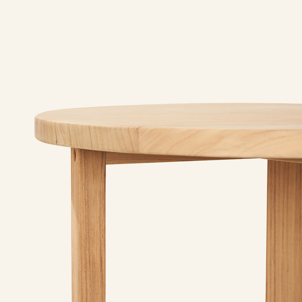 MEDIUM NESTING SIDE TABLE