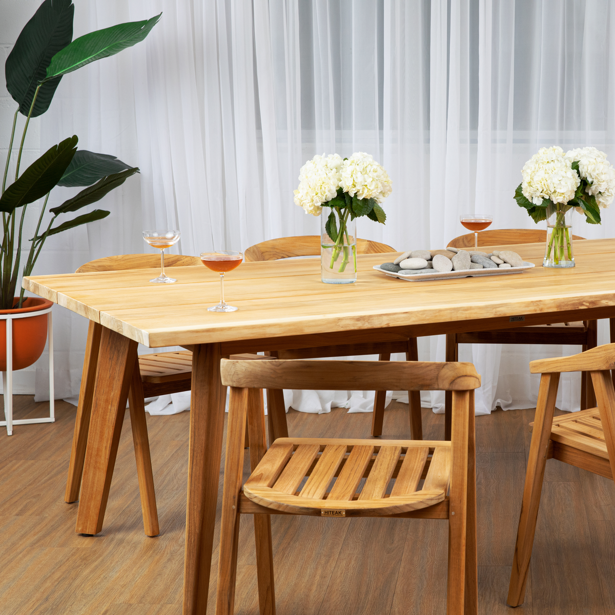 LA COSTA DINING TABLE