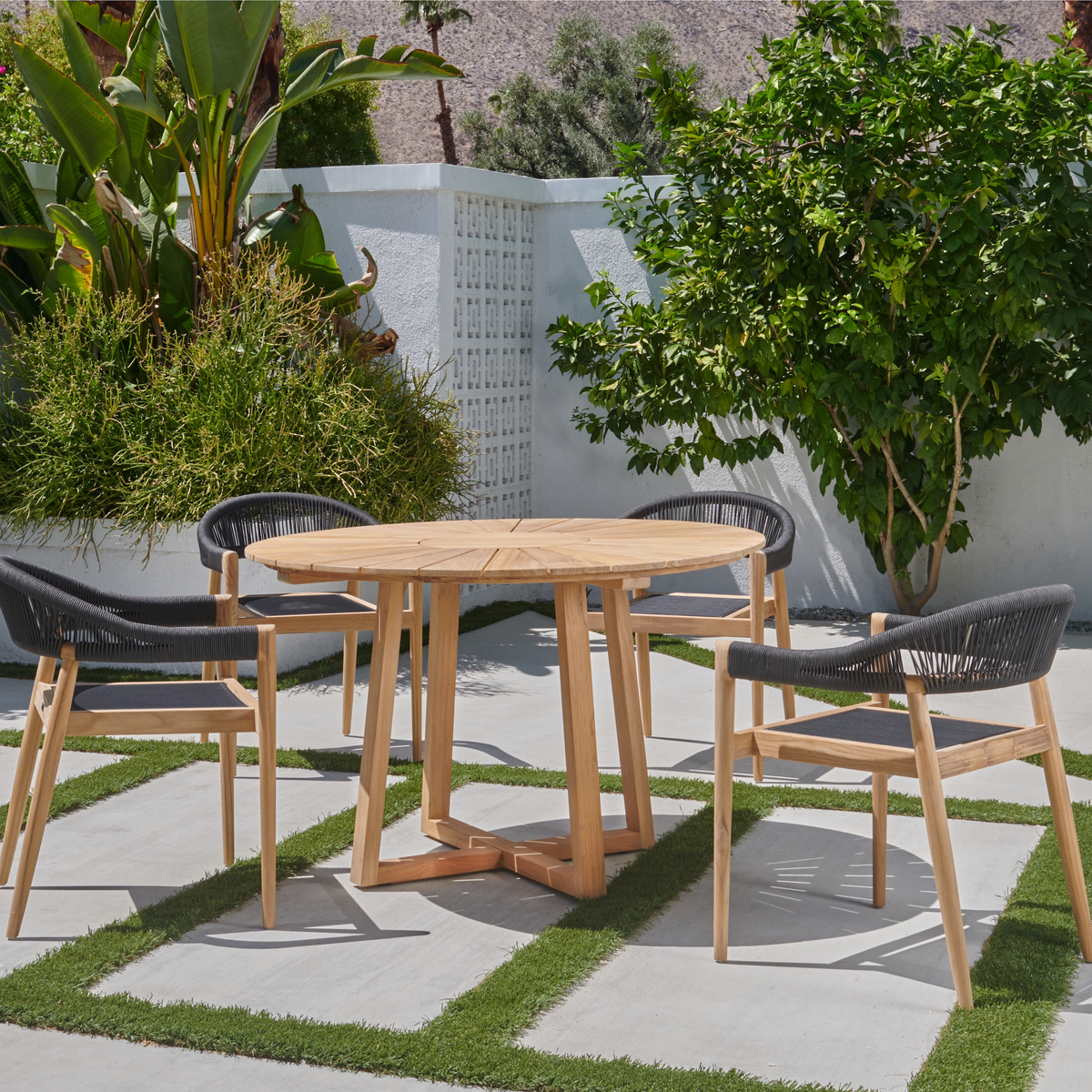 CAMBRIA ROUND DINING TABLE