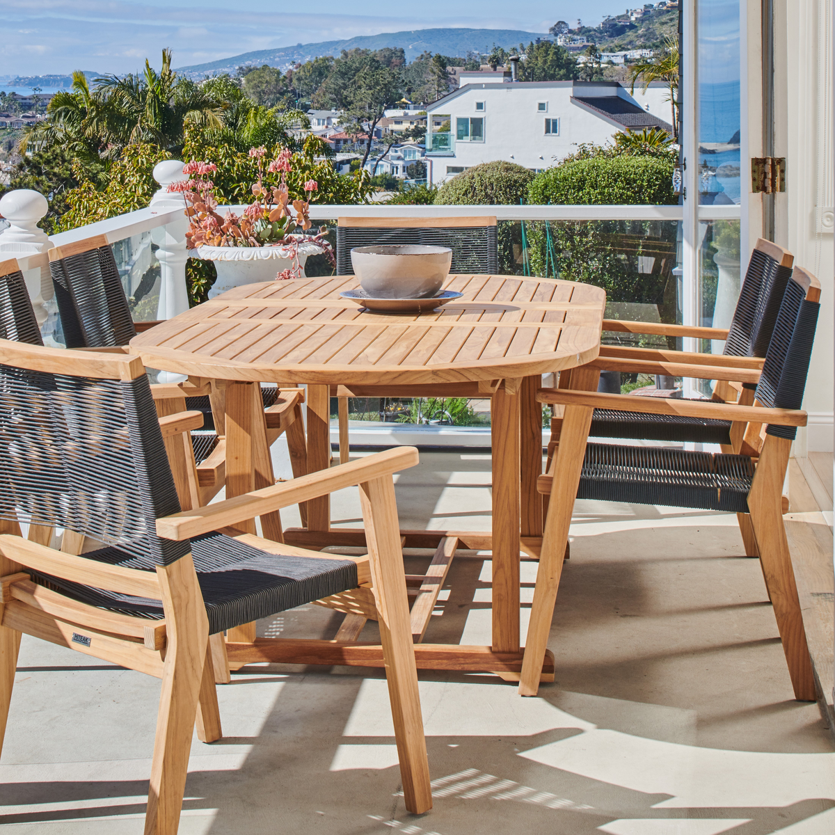 JANUARY DINING TABLE