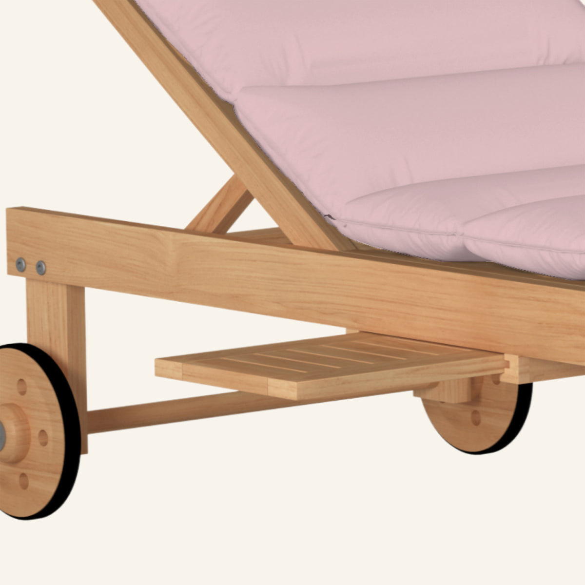 Lance sunlounger in pink, detail of teak grain and joinery