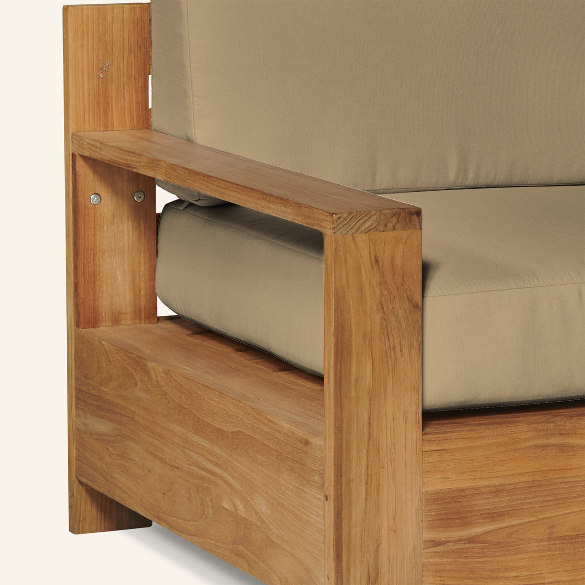 QUBE CLUB CHAIR