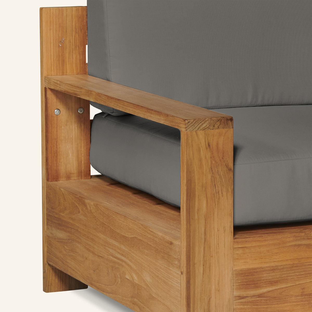 QUBE CLUB CHAIR