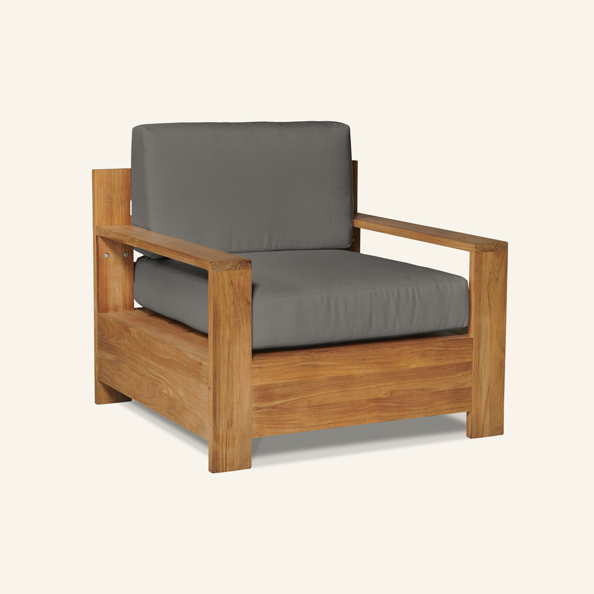 QUBE CLUB CHAIR