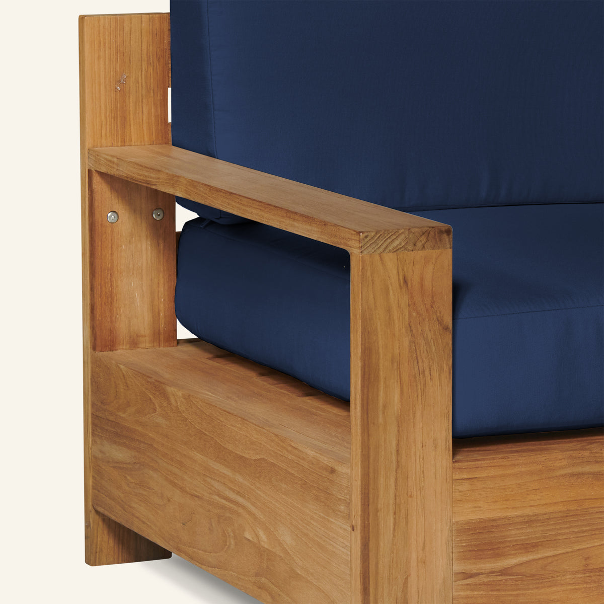 QUBE CLUB CHAIR