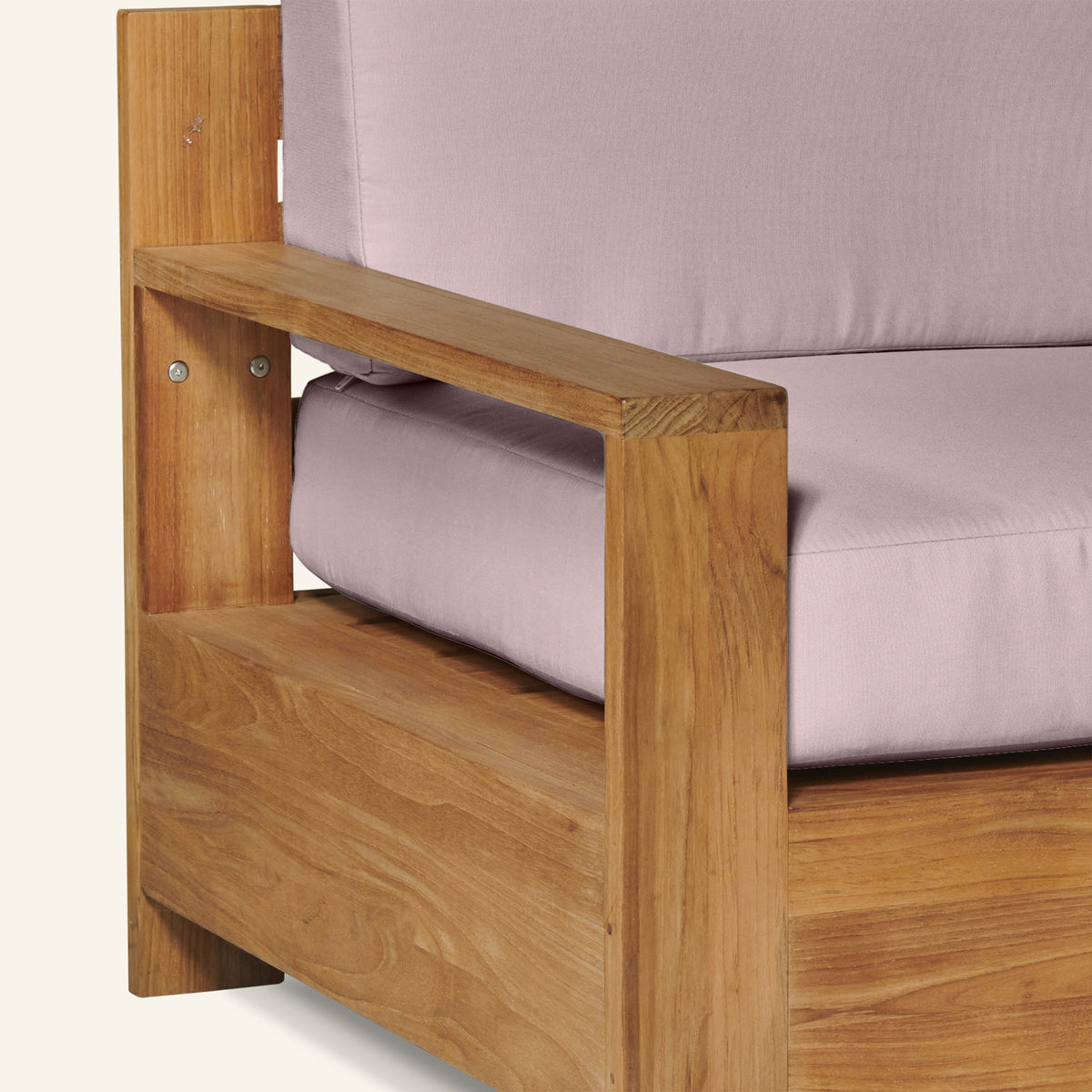 QUBE CLUB CHAIR