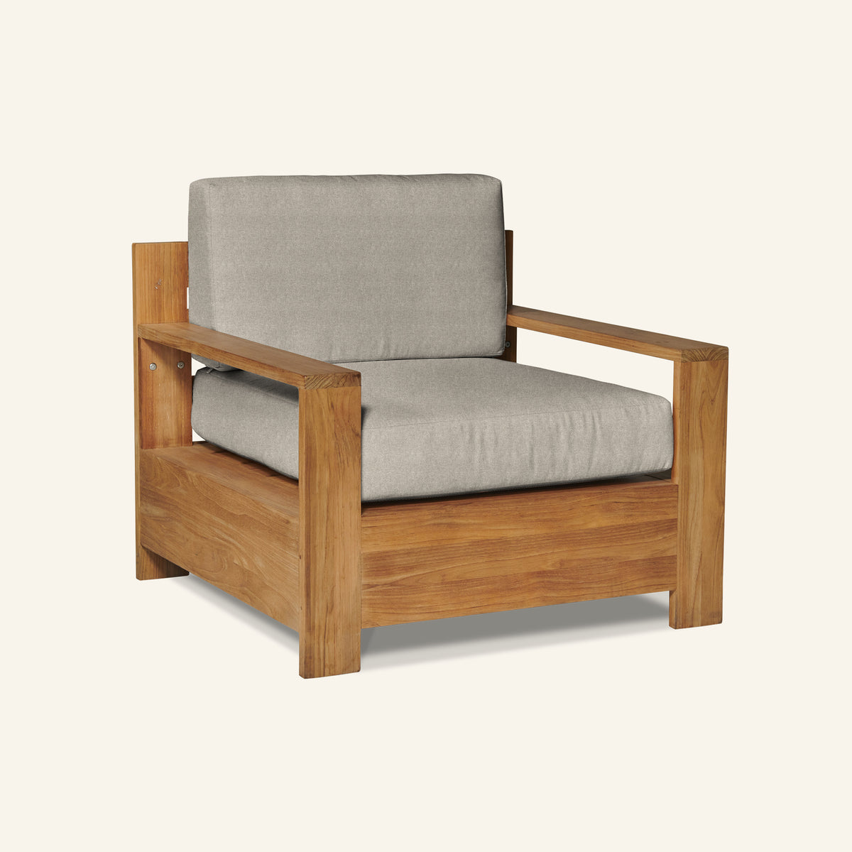 QUBE CLUB CHAIR