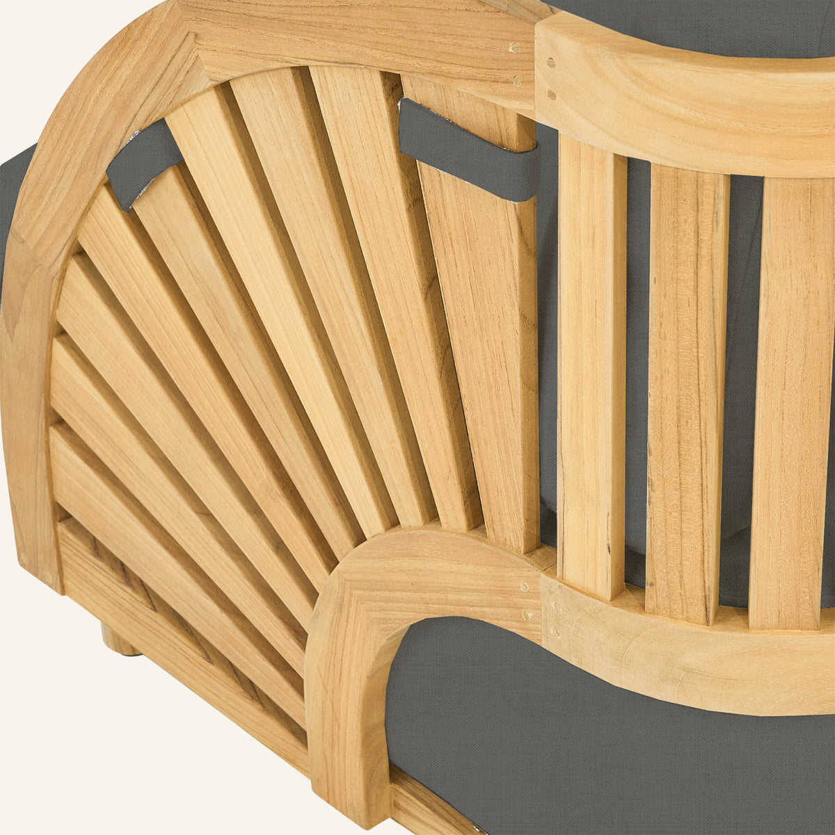 SOLIS CLUB CHAIR