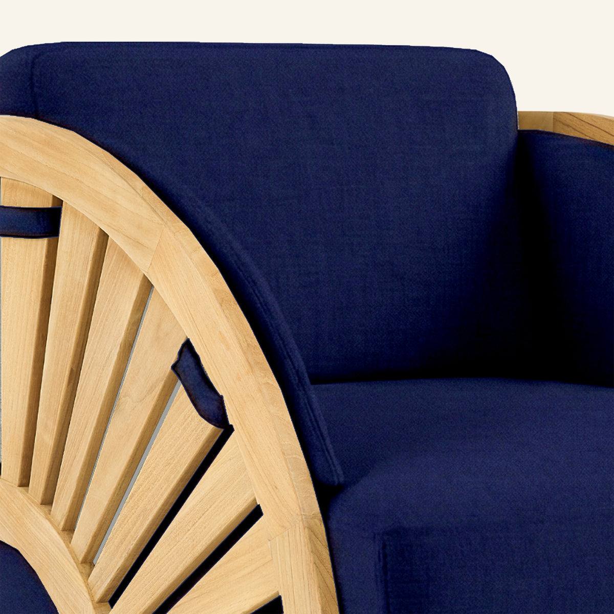 SOLIS CLUB CHAIR