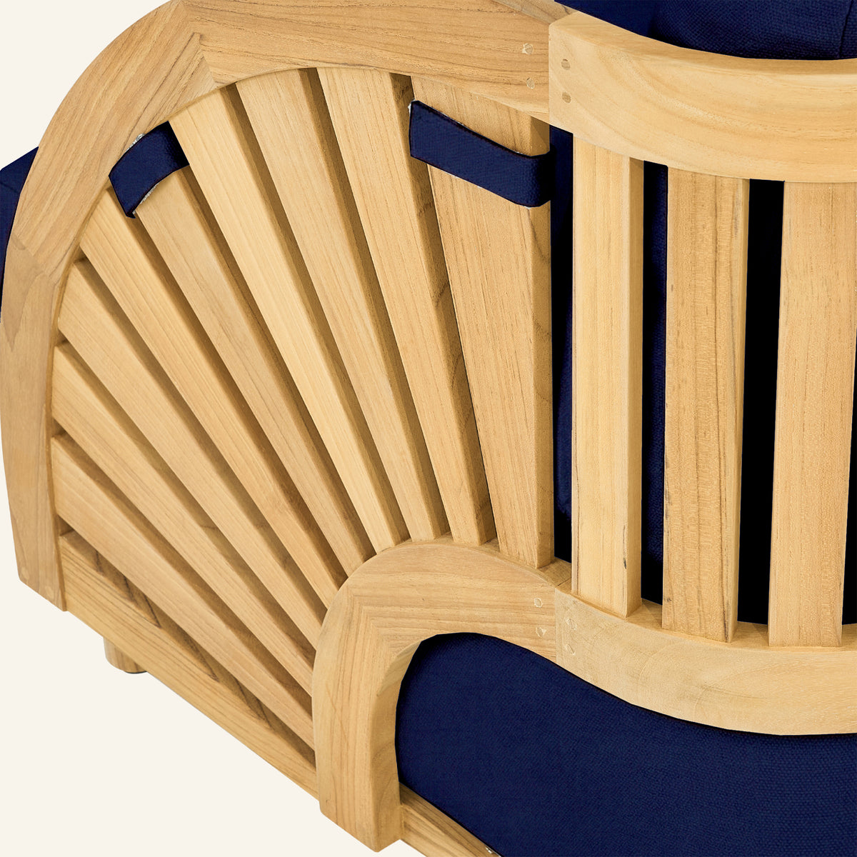 SOLIS CLUB CHAIR