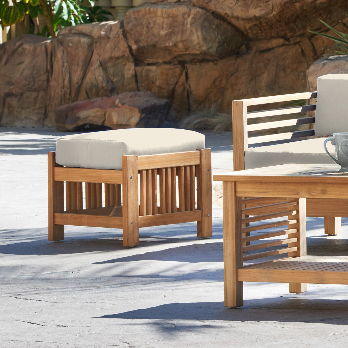 SUMMER OTTOMAN