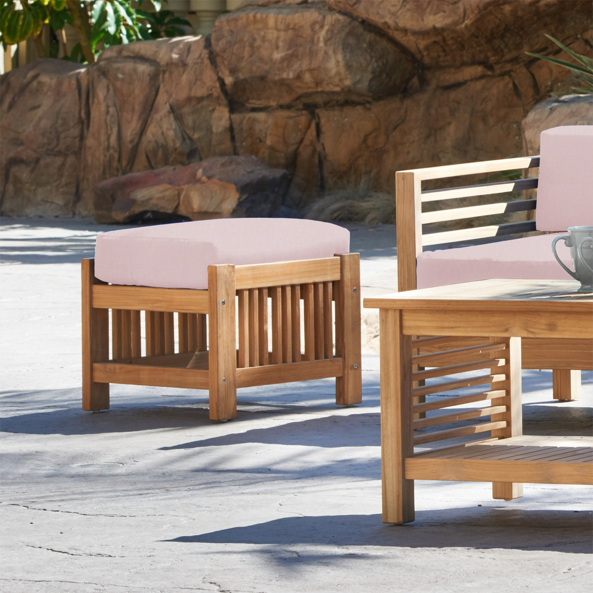 SUMMER OTTOMAN
